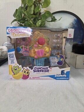 Squinkies Cupcake Surprise Bake Shop Toy New With Box